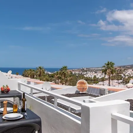 Beautiful 1 Bedroom Apartment. Communal Pool Costa Adeje (Tenerife)