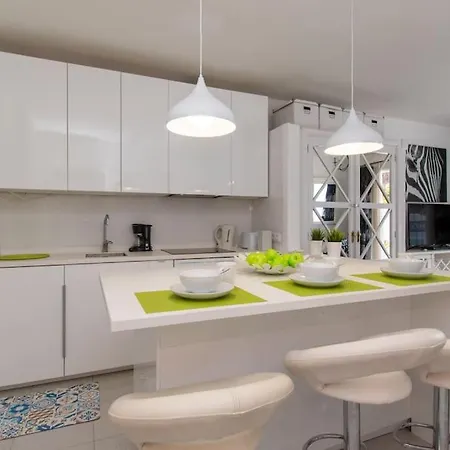 Beautiful 1 Bedroom Apartment. Communal Pool * Costa Adeje (Tenerife)