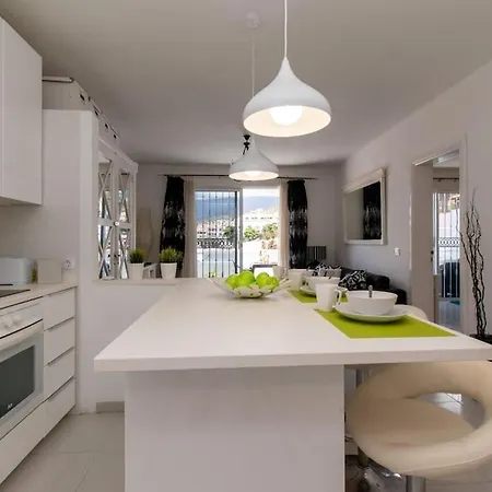 Apartamento Beautiful 1 Bedroom Apartment. Communal Pool